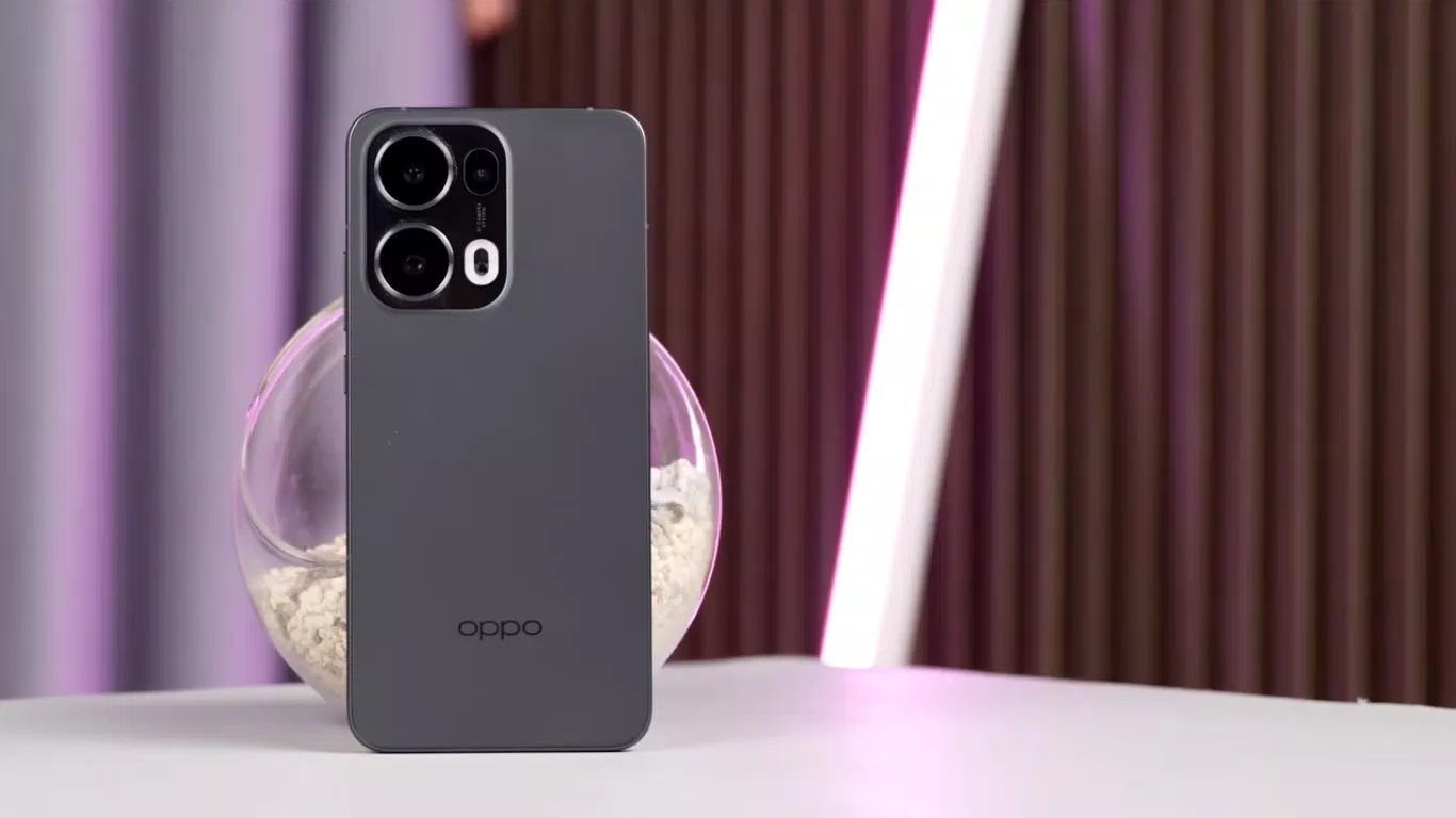 OPPO Reno 13 Pro với thiết kế mặt lưng (Ảnh: Internet) OPPO Reno 13 Pro với thiết kế mặt lưng (Ảnh: Internet)