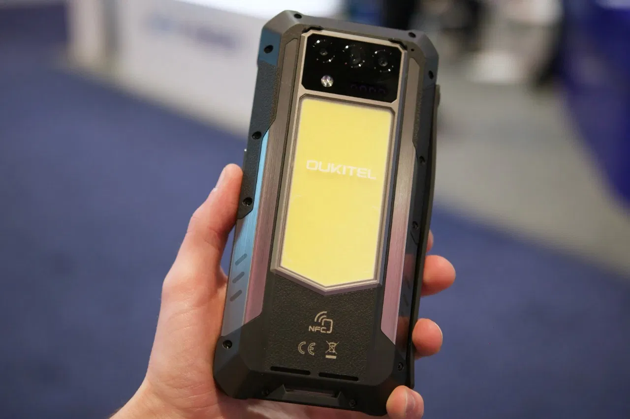 Smartphone pin khủng lên đến 33.000mAh (Ảnh: Internet)