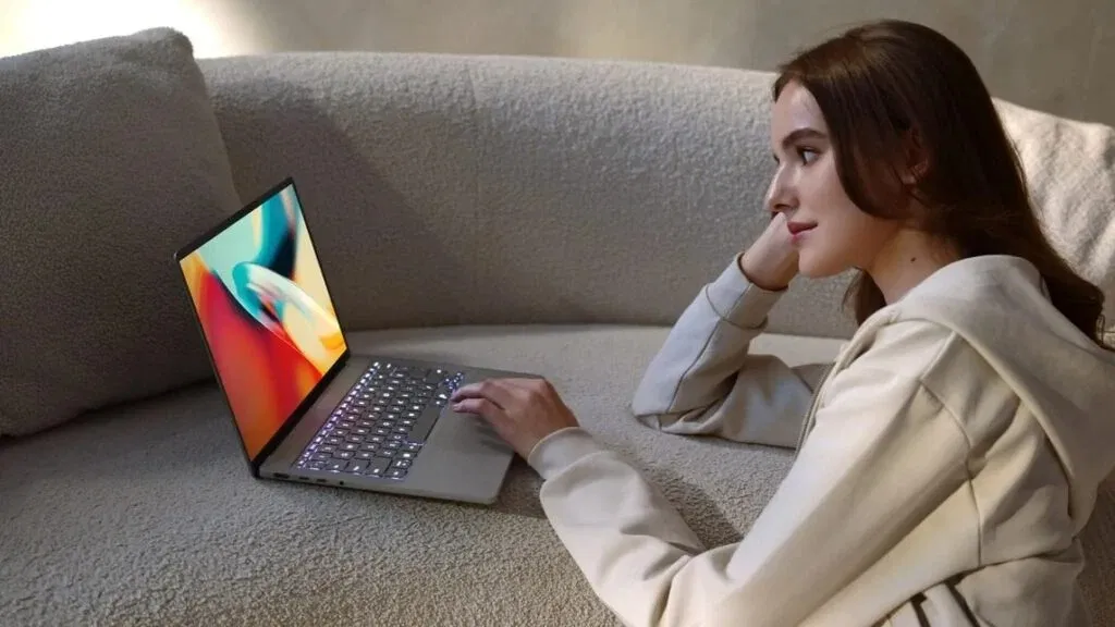 ASUS Zenbook A14 (Ảnh: Internet)