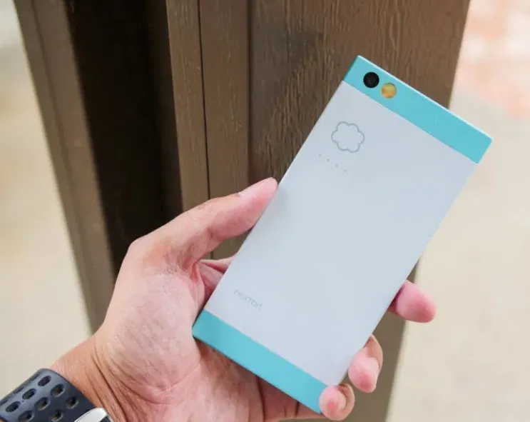 Điện thoại Nextbit Robin (Ảnh: Internet)
