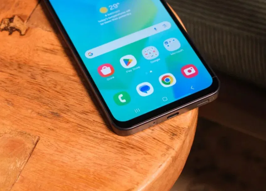 Viền dưới của Galaxy A16 5G (Ảnh: Internet) Viền dưới của Galaxy A16 5G (Ảnh: Internet)