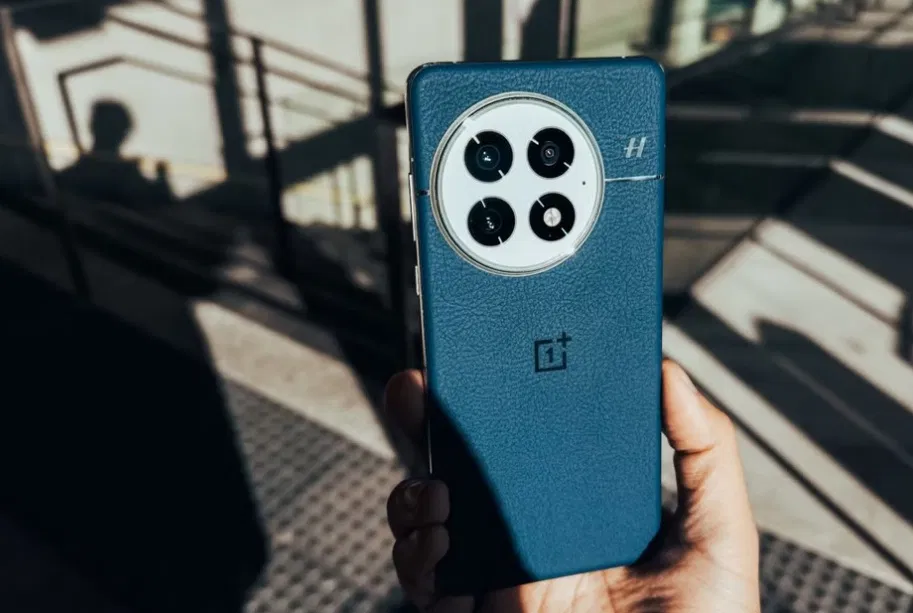 Điện thoại OnePlus 13 (Ảnh: Internet) Điện thoại OnePlus 13 (Ảnh: Internet)