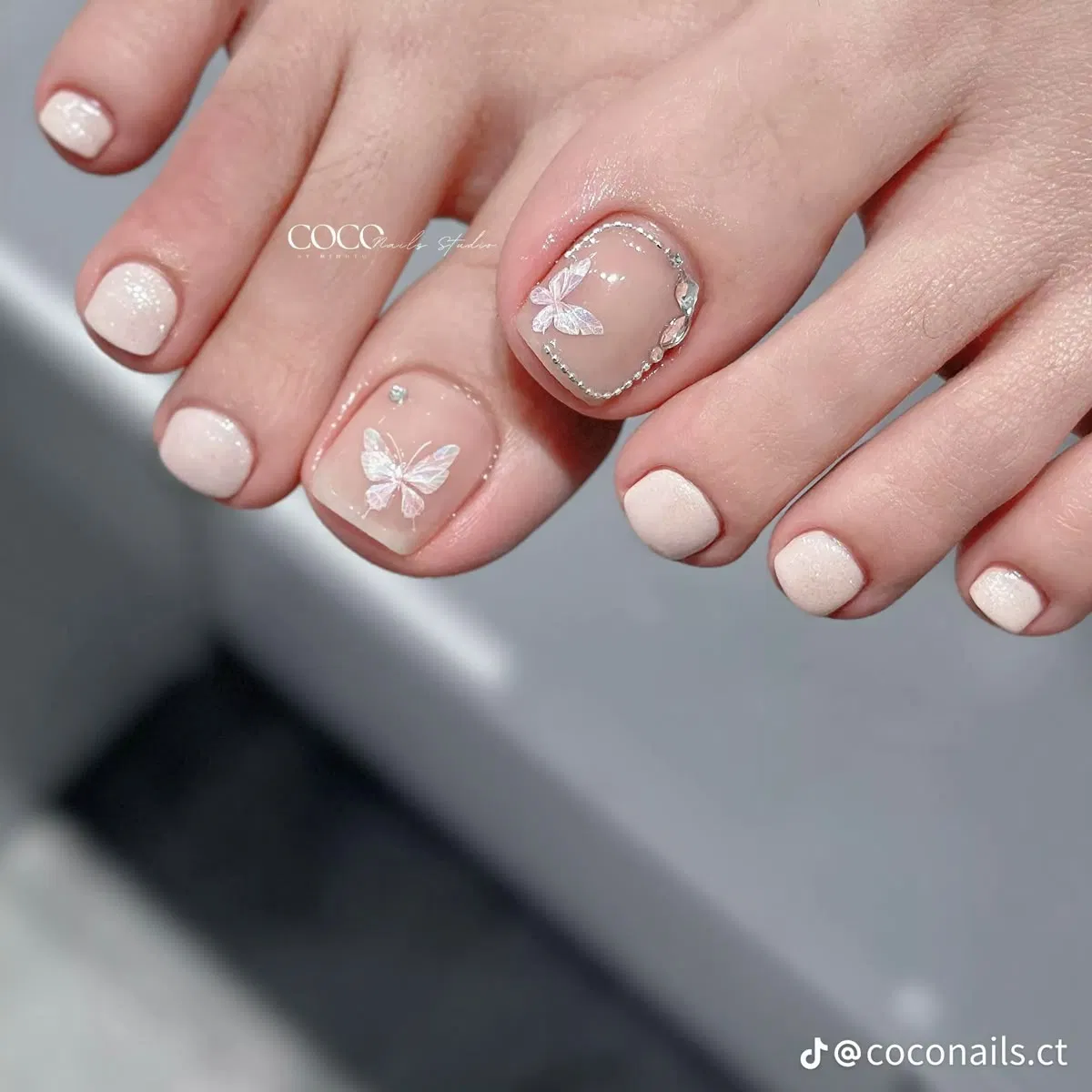 Mẫu nail chân đẹp sáng da (Ảnh: Internet)