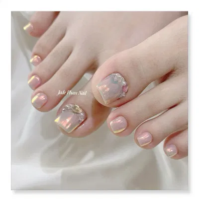 Mẫu nail chân đẹp màu ngọc trai, tráng gương (Ảnh: Internet) Mẫu nail chân đẹp màu ngọc trai, tráng gương (Ảnh: Internet)