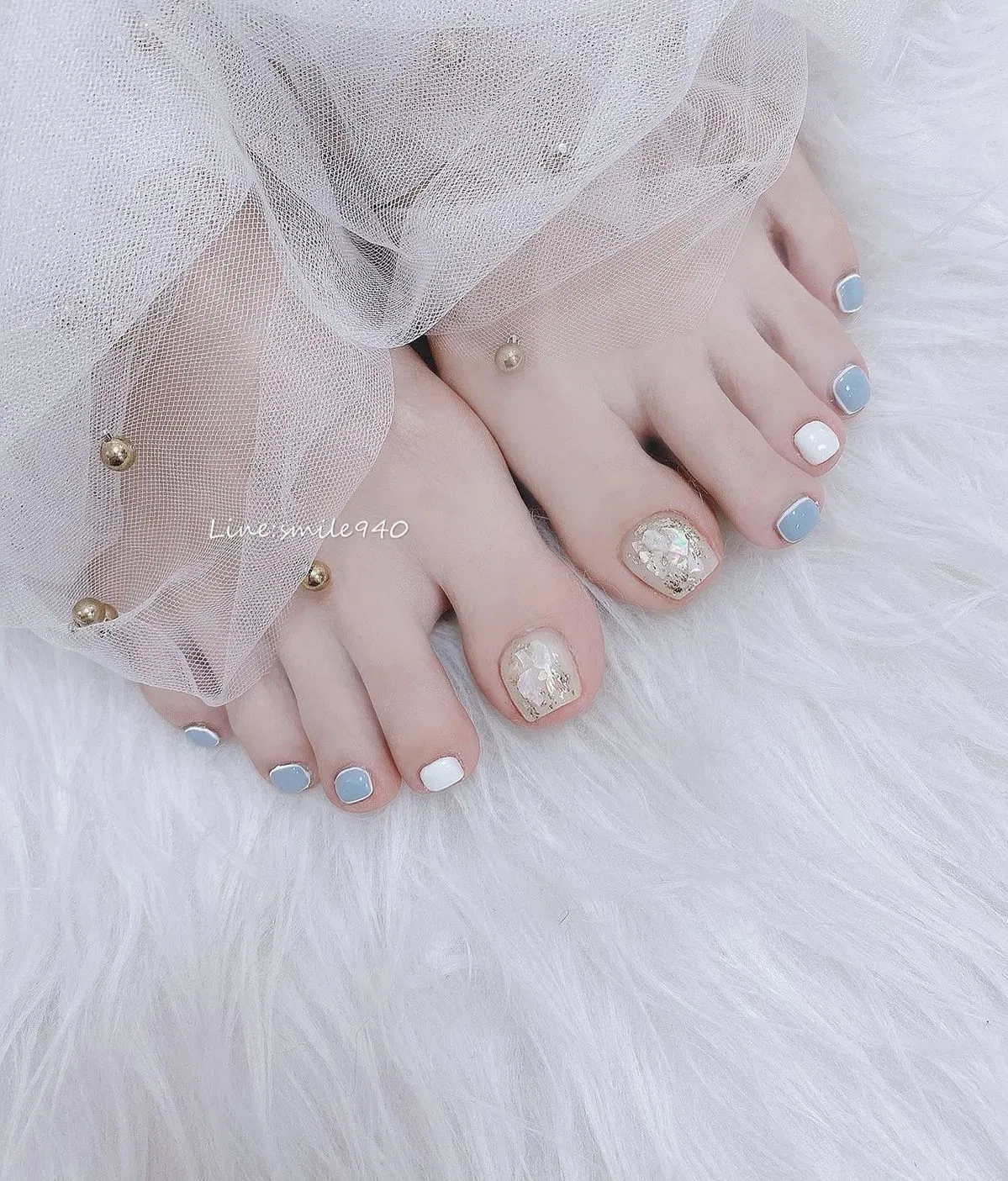 Mẫu nail chân đẹp nhẹ nhàng, thanh lịch (Ảnh: Internet)