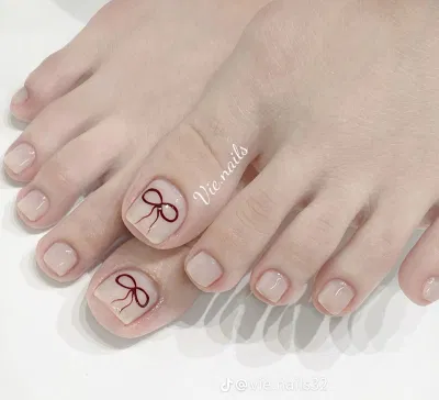 Mẫu nail chân đẹp nhẹ nhàng, thanh lịch (Ảnh: Internet)