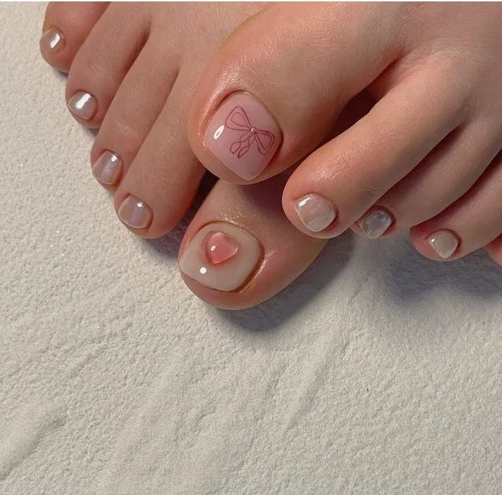 Mẫu nail chân đẹp nhẹ nhàng, thanh lịch (Ảnh: Internet)