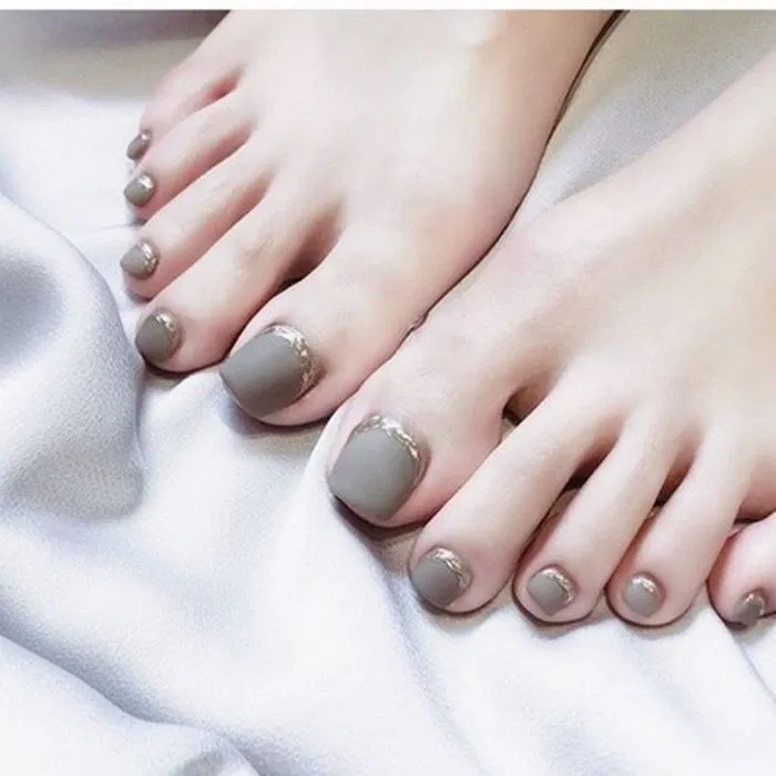 Mẫu nail chân đẹp nhẹ nhàng, thanh lịch (Ảnh: Internet)