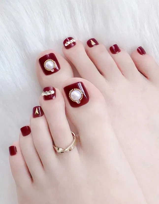 Mẫu nail chân đẹp sáng da (Ảnh: Internet)