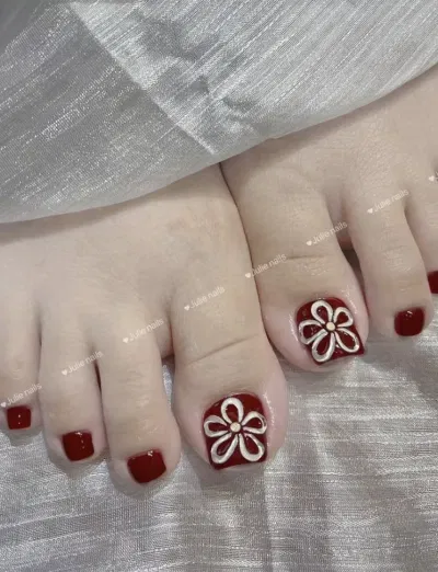 Mẫu nail chân đẹp sáng da (Ảnh: Internet)