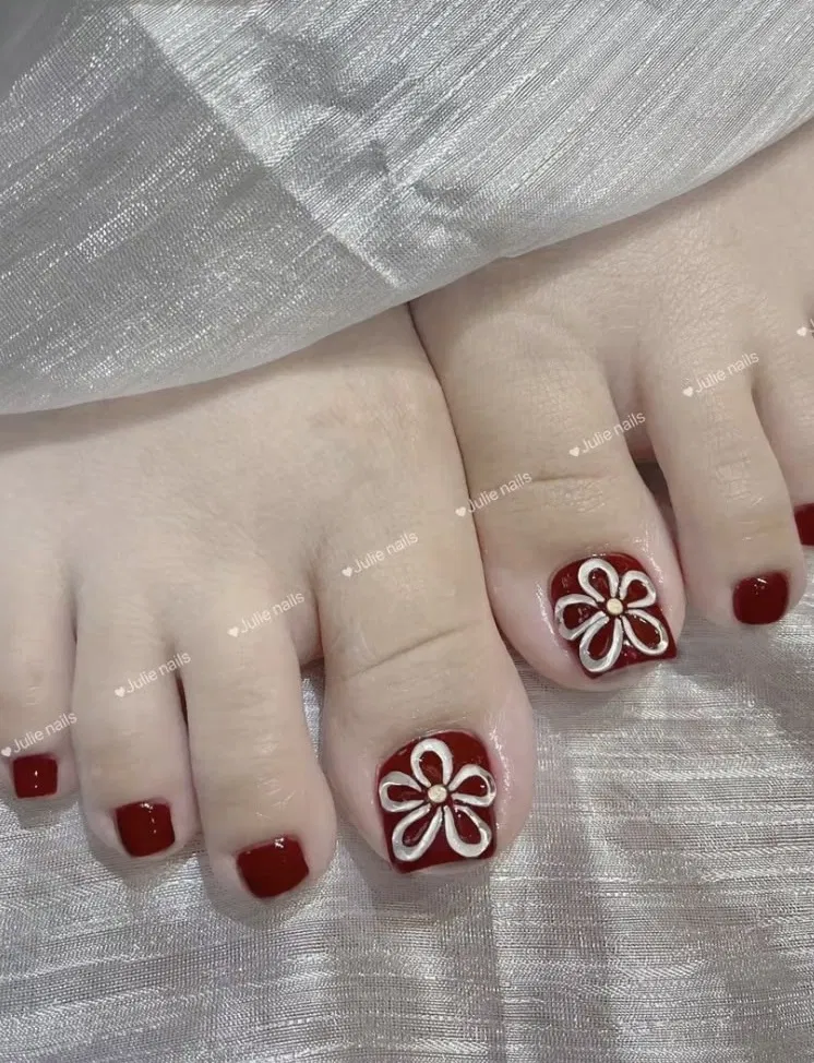 Mẫu nail chân đẹp sáng da (Ảnh: Internet)