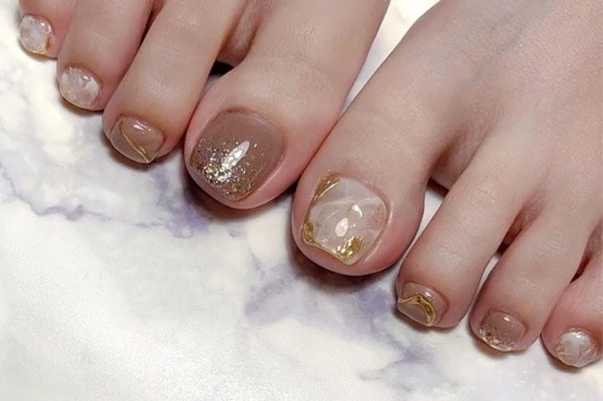 Mẫu nail chân đẹp màu nude sáng da (Ảnh: Internet)