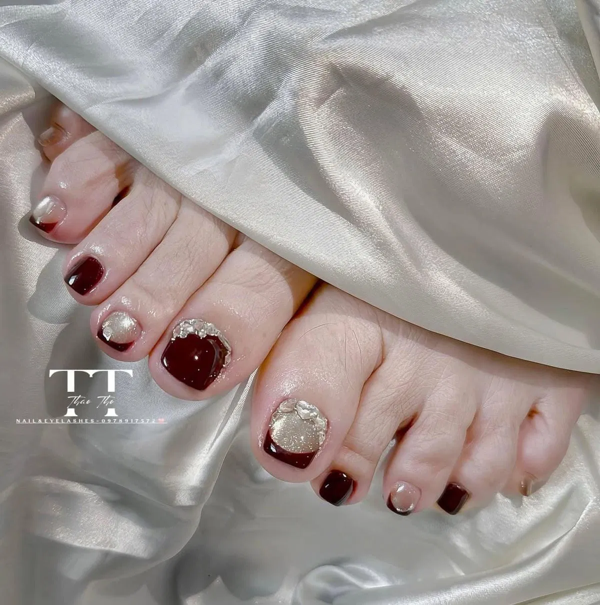 Mẫu nail chân đẹp sáng da (Ảnh: Internet)