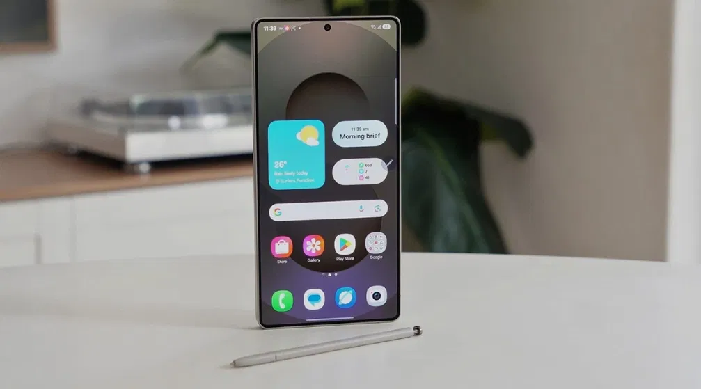 Điện thoại Galaxy S25 Ultra và bút cảm ứng S Pen (Ảnh: Internet) Điện thoại Galaxy S25 Ultra và bút cảm ứng S Pen (Ảnh: Internet)