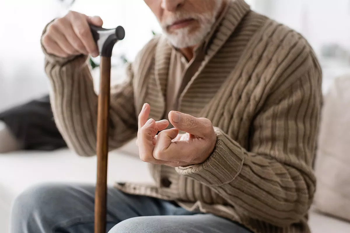 Bradykinesia xảy ra khi việc kích hoạt các cơ để chuyển động bị chậm trễ Bradykinesia xảy ra khi việc kích hoạt các cơ để chuyển động bị chậm trễ