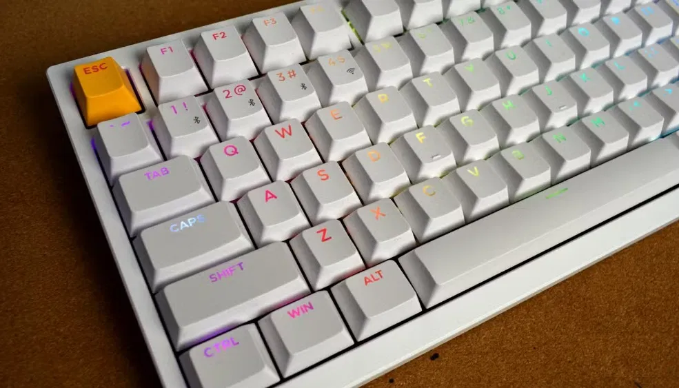 Bàn phím cơ Lemokey P1 HE nhìn từ trên xuống (Ảnh: Internet)