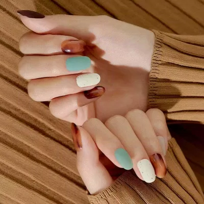 Chọn màu sơn móng tay đẹp cho 12 con giáp (Ảnh: Internet)