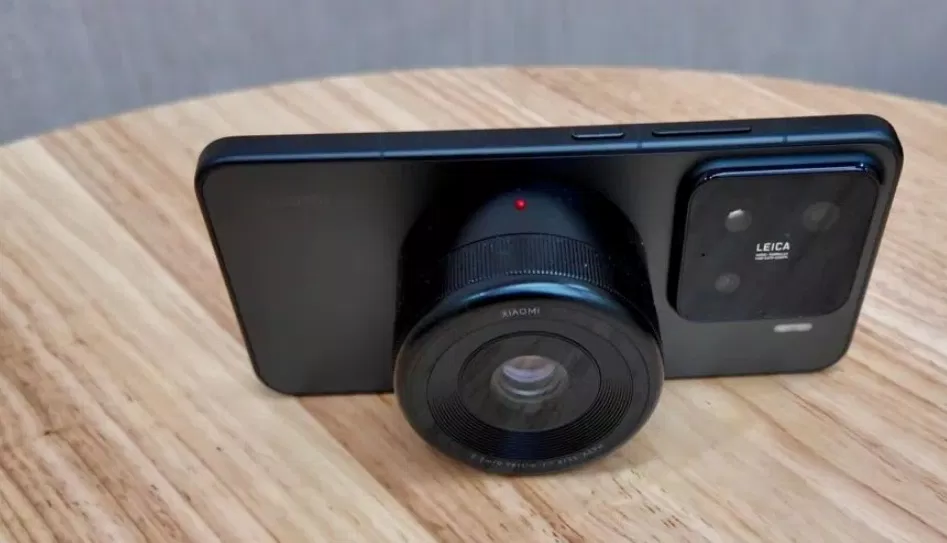 Mẫu điện thoại ý tưởng Hệ thống quang học mô-đun của Xiaomi (Ảnh: Internet) Mẫu điện thoại ý tưởng Hệ thống quang học mô-đun của Xiaomi (Ảnh: Internet)