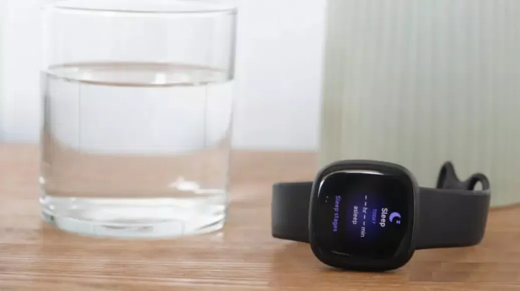 Đồng hồ thông minh Fitbit giúp theo dõi sức khỏe người dùng (Ảnh: Internet) Đồng hồ thông minh Fitbit giúp theo dõi sức khỏe người dùng (Ảnh: Internet)