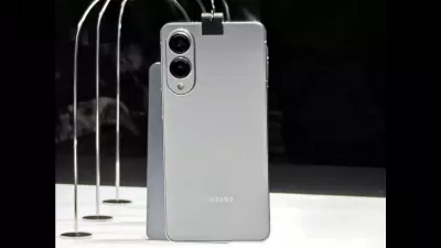 Galaxy S25 Edge vẫn giữ nguyên độ bền cao nhờ bộ khung Armor Aluminum – hợp kim nhôm cao cấp giúp thiết bị cứng cáp hơn mà không làm tăng trọng lượng (Ảnh: Internet) Galaxy S25 Edge vẫn giữ nguyên độ bền cao nhờ bộ khung Armor Aluminum – hợp kim nhôm cao cấp giúp thiết bị cứng cáp hơn mà không làm tăng trọng lượng (Ảnh: Internet)