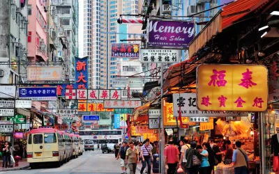 Một con phố nhộn nhịp ở Hong Kong (Ảnh: Internet)