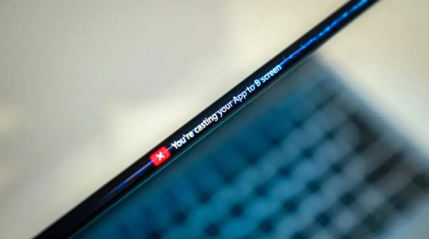 Laptop ThinkBook Flip AI PC của Lenovo (Ảnh: Internet)