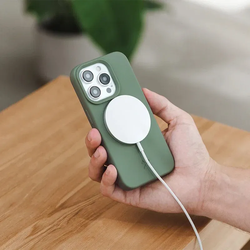 iPhone 16e không có Magsafe