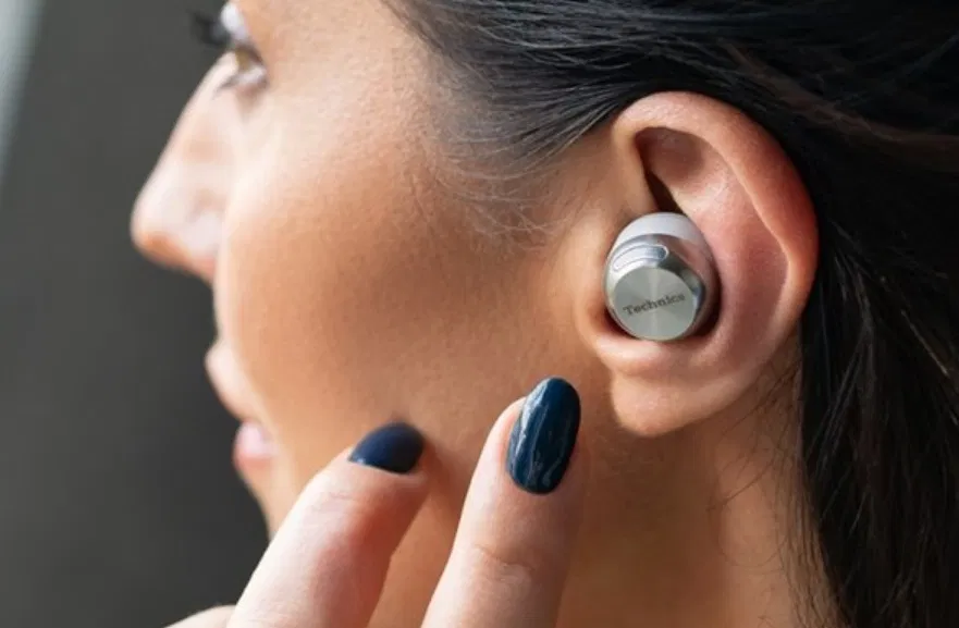 Tai nghe Technics AZ100 (Ảnh: Internet)