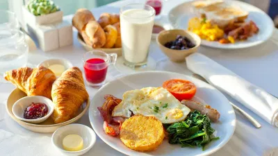 Tránh để cơ thể quá đói