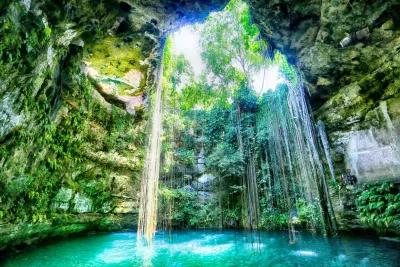 Vẻ đẹp của một cenote tại Cancún (Ảnh: Internet)