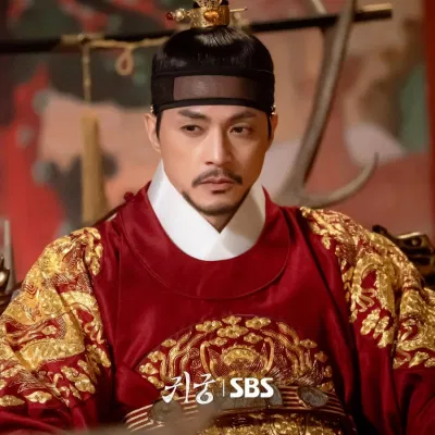 Kim Ji Hoon, nam diễn viên chuyên trị vai ác...lần đầu làm vua. (Nguồn: Internet)