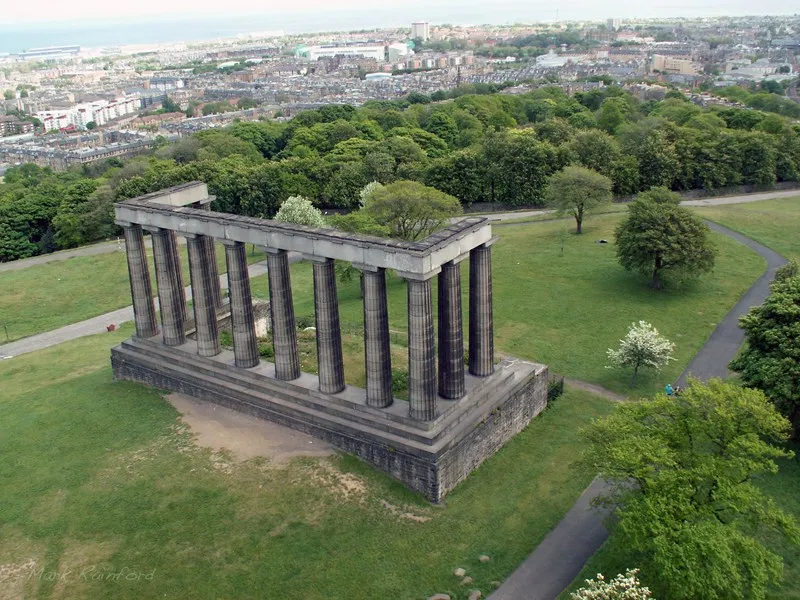 Calton Hill Edinburgh (Nguồn: Internet)