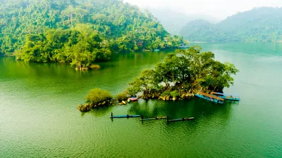 Hồ Ba Bể (Nguồn: Internet)