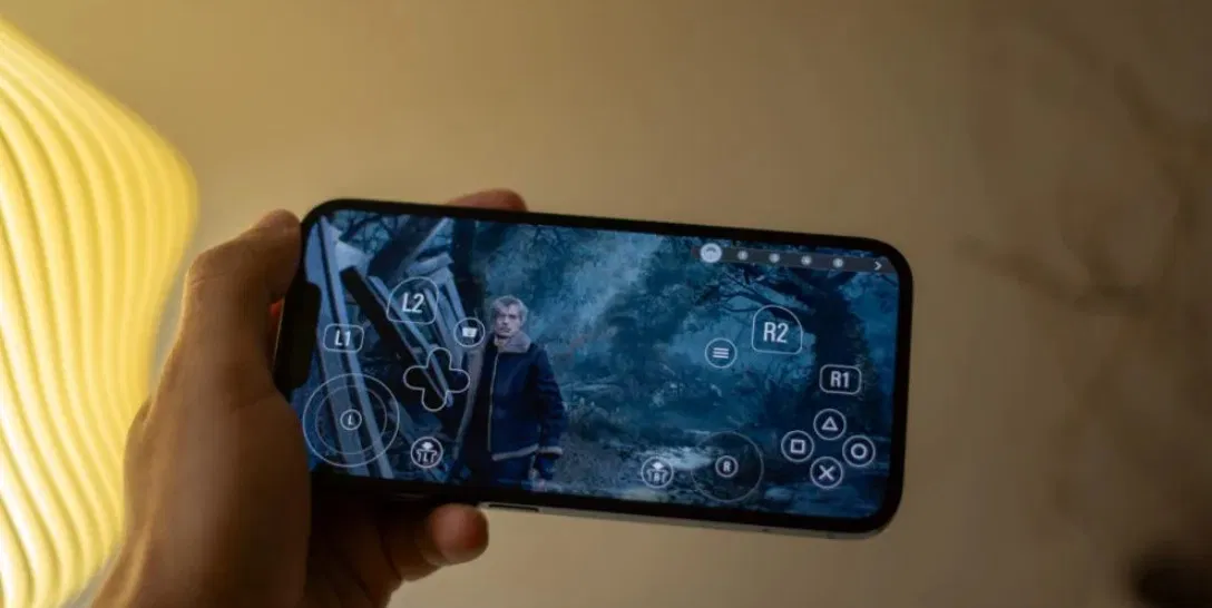 Chơi game Resident Evil trên iPhone 16e (Ảnh: Internet)