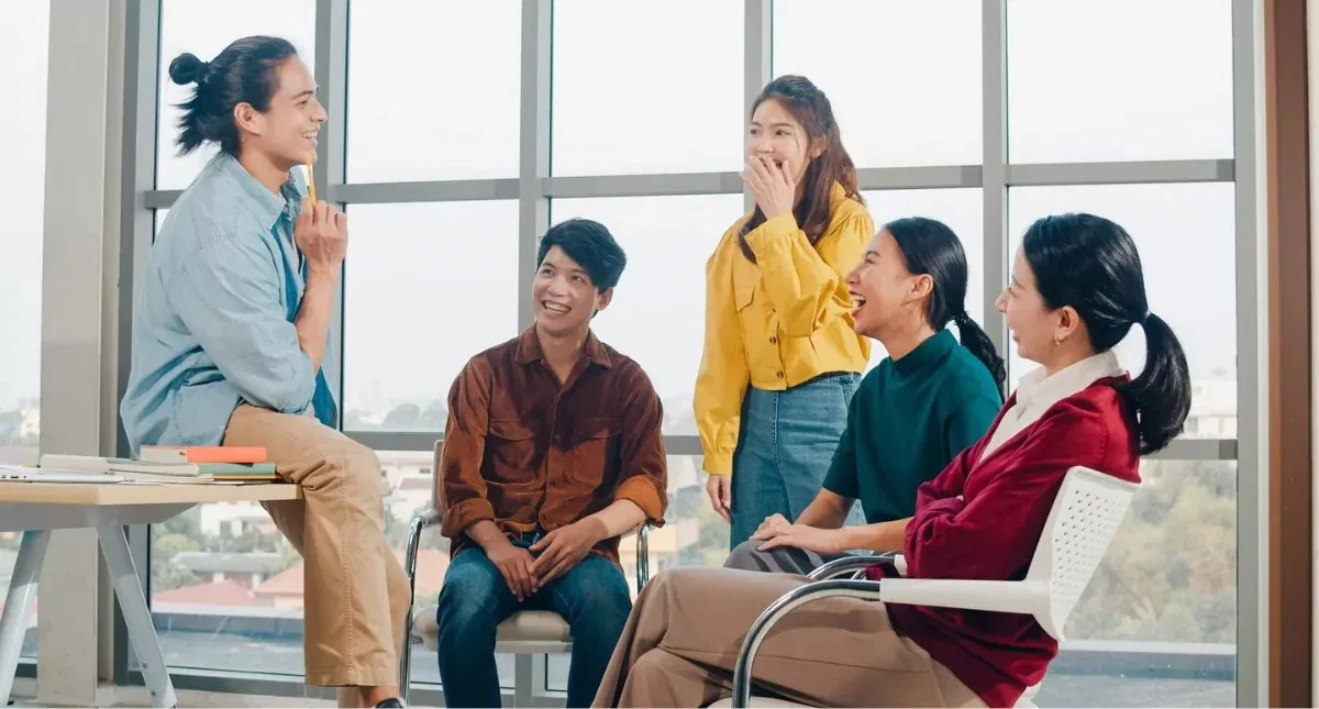 Giao tiếp hiệu quả chính là nền tảng để xây dựng một môi trường sống chung thoải mái (Nguồn ảnh: Internet)