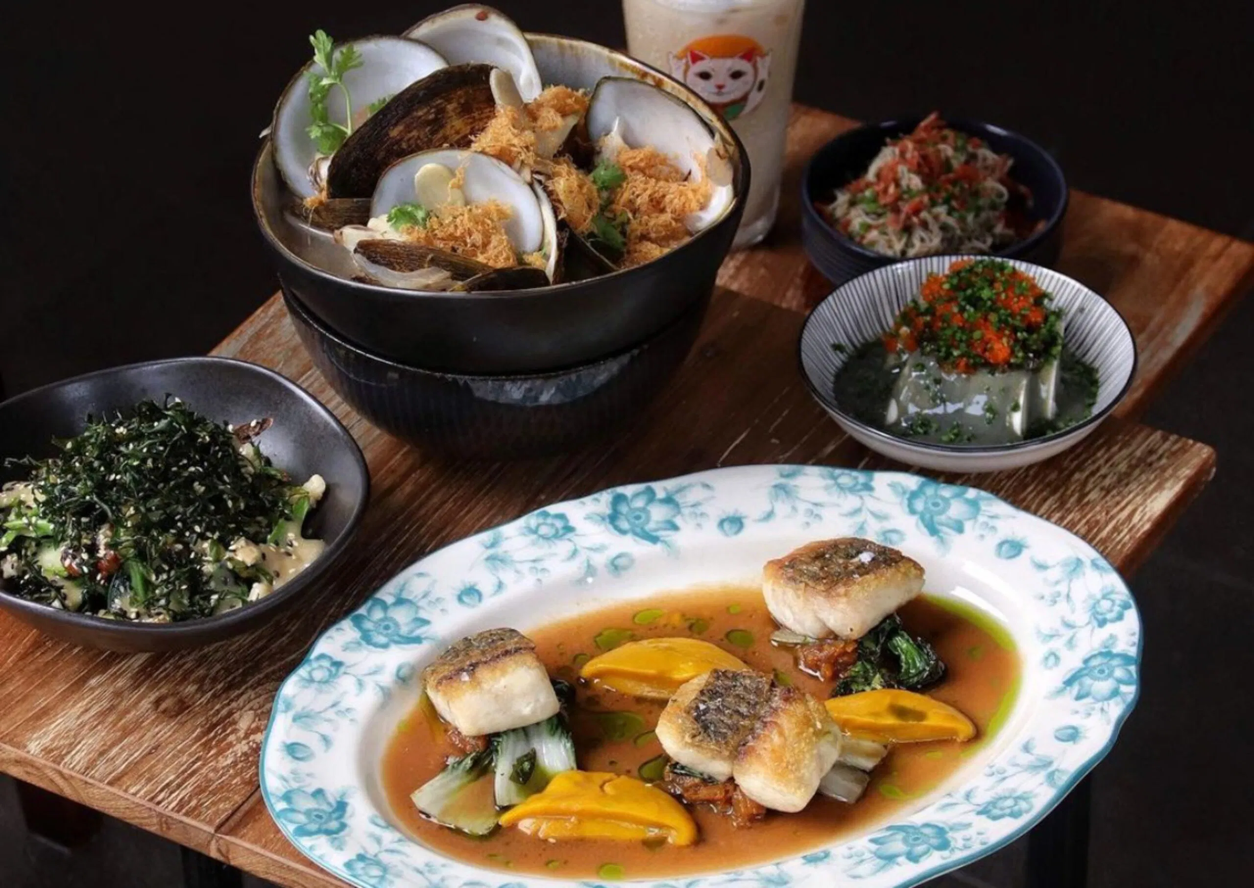 Bữa tối tại 808 Eating House (Ảnh: Internet)