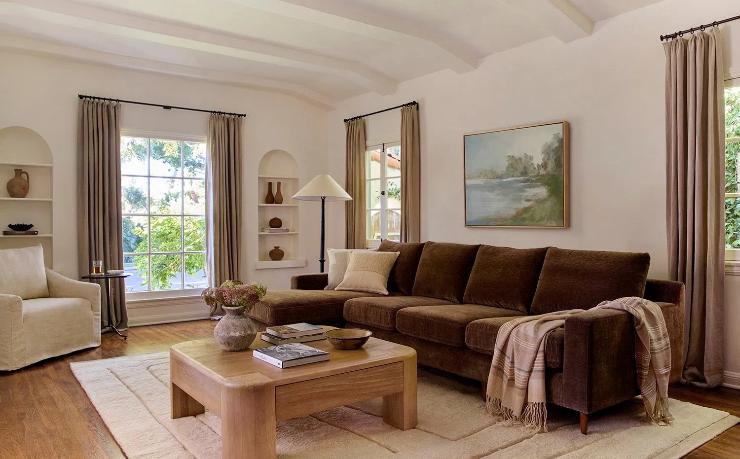 ghế sofa màu nâu