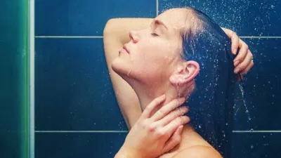 Sử dụng nước cứng để gội đầu