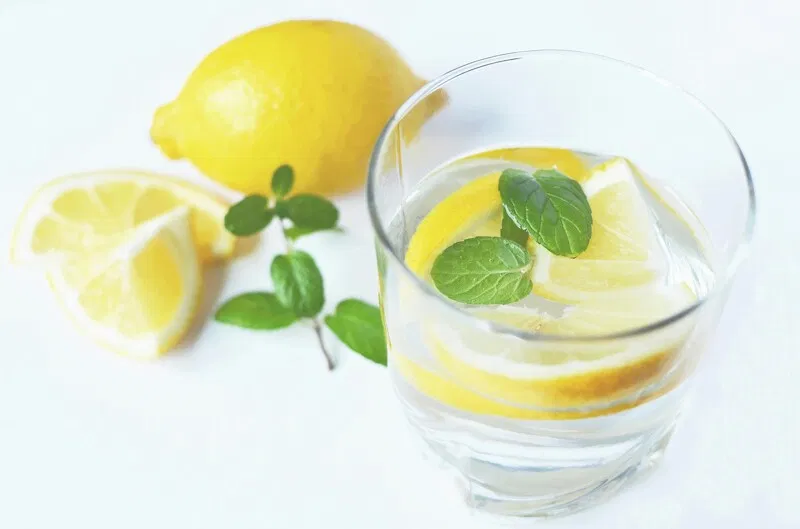 Nước detox chanh bạc hà