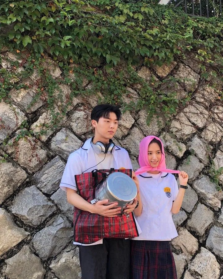 Khi Yurim luôn bị mọi người nghi ngờ về năng lực thì Ji Ung luôn âm thầm ủng hộ cô (Nguồn: Internet)