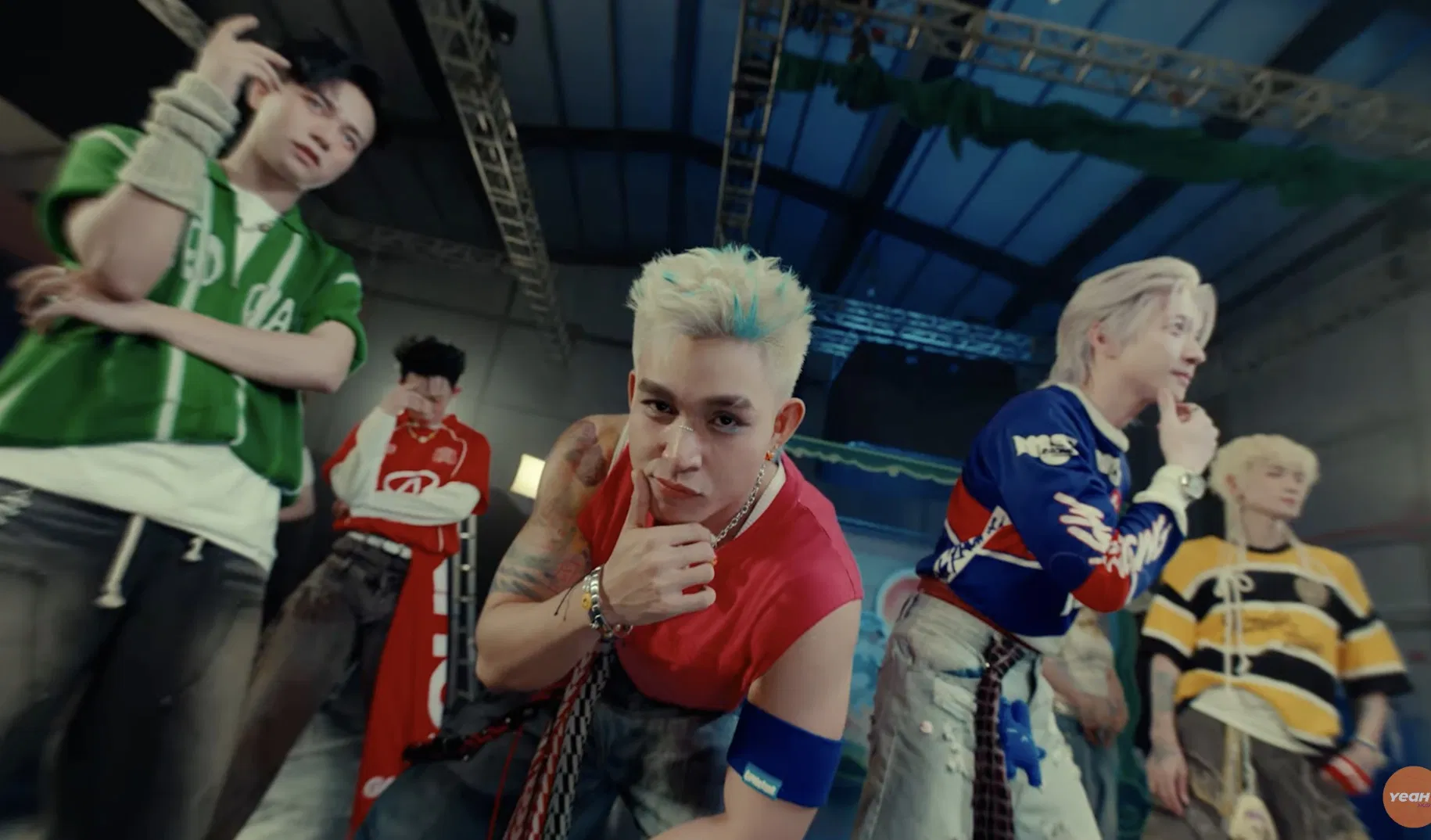 No Fair mang đến giai điệu tinh nghịch kết hợp âm hưởng của âm nhạc dân gian vùng đồng bằng Bắc Bộ