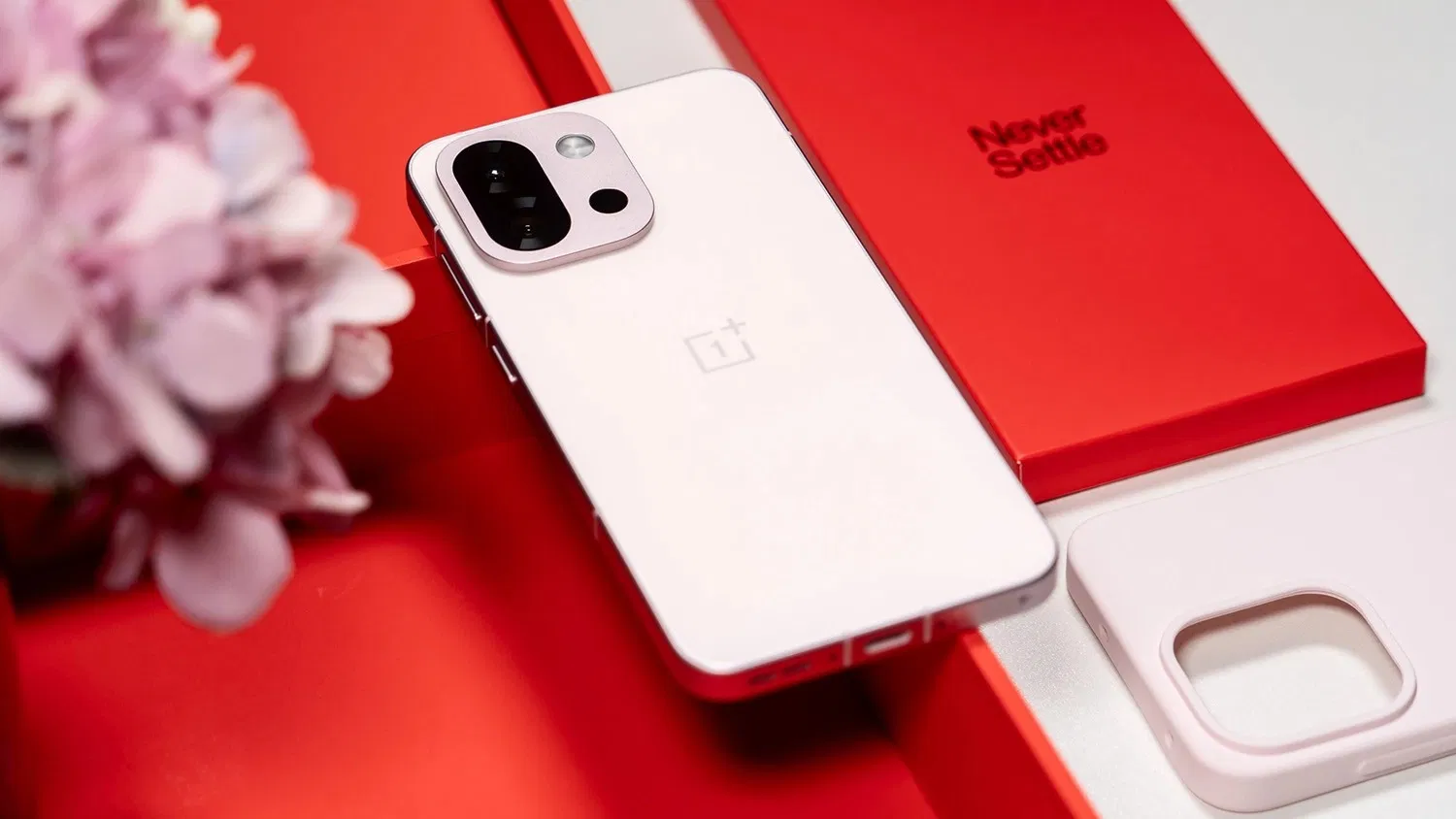 OnePlus 15 sẽ có kích thước màn hình 6,78 inches (Ảnh: Internet)