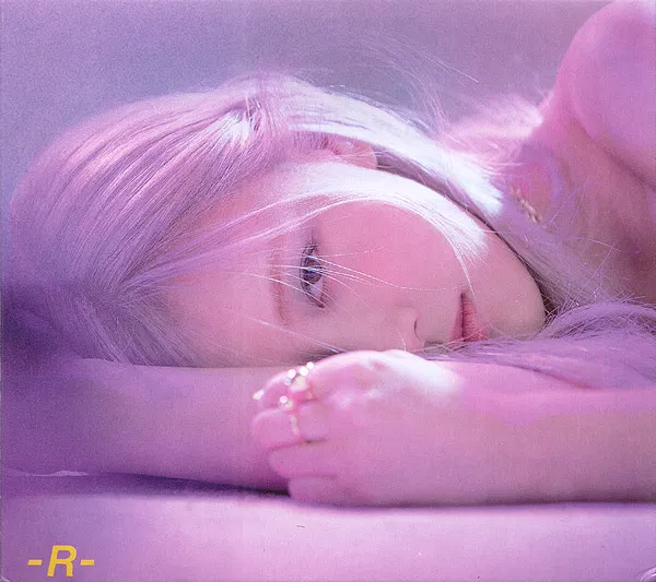 Tiếp nối Jennie, Rosé ra mắt solo năm 2021 với album "R" (Ảnh: Internet)