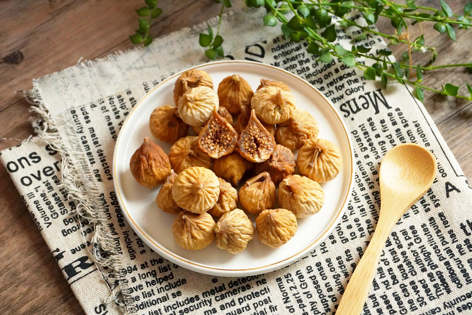 Nên ăn bao nhiêu quả sung sấy khô mỗi ngày?