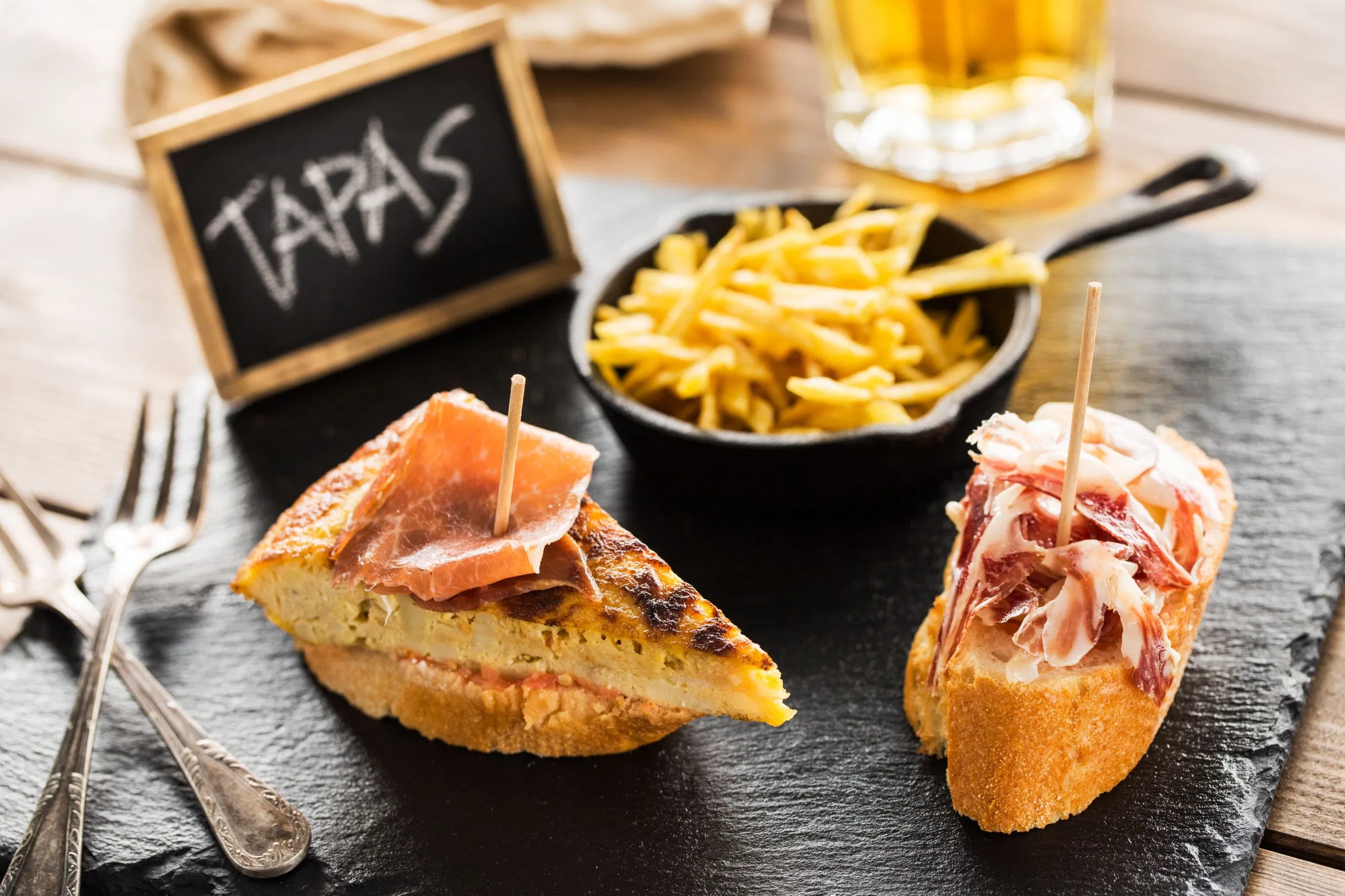 Tây Ban Nha nổi tiếng với các món tapas (Ảnh: Internet)