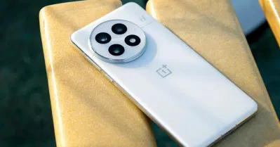 OnePlus 15 sẽ được trang bị hệ thống ba ống kính phía sau gồm cảm biến chính 50MP với hai phiên bản đang được thử nghiệm, một bản tiêu chuẩn và một bản cảm biến lớn hơn (Ảnh: Internet) OnePlus 15 sẽ được trang bị hệ thống ba ống kính phía sau gồm cảm biến chính 50MP với hai phiên bản đang được thử nghiệm, một bản tiêu chuẩn và một bản cảm biến lớn hơn (Ảnh: Internet)