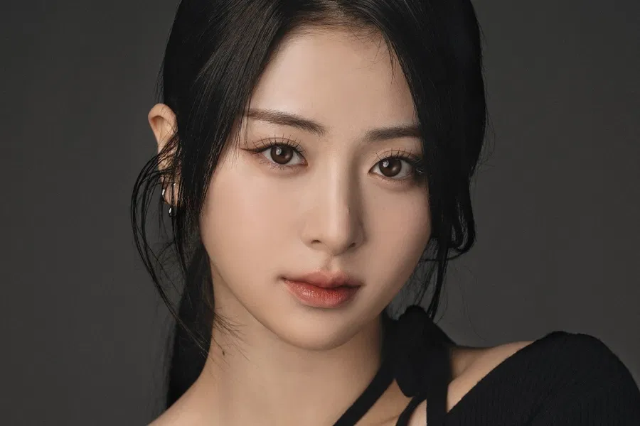 Trước khi ra mắt với tư cách thành viên LE SSERAFIM, Yunjin đã từng được biết đến qua chương trình sống còn Produce 48 (Ảnh: Internet)