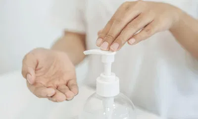 Lạm dụng nước rửa tay chứa cồn