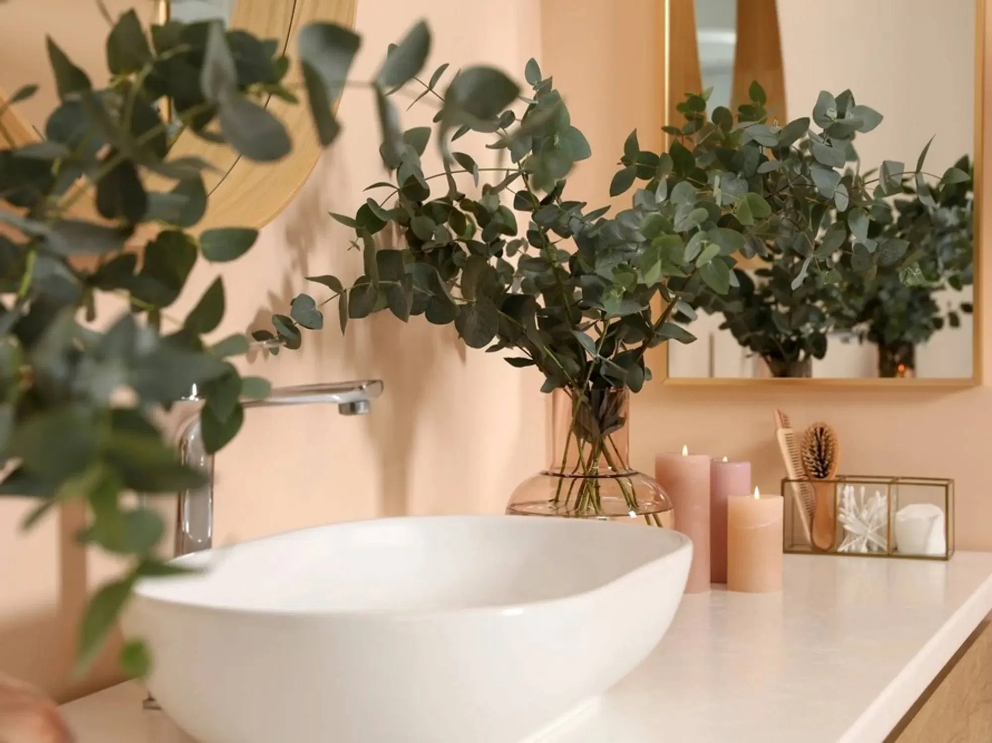 Trang trí bằng lá khuynh diệp