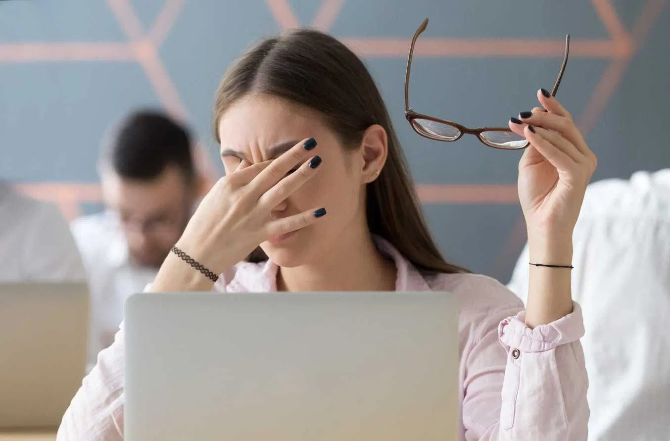Nghỉ ngơi khi làm việc với màn hình